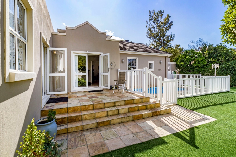 5 Bedroom Property for Sale in Golden Acre Western Cape